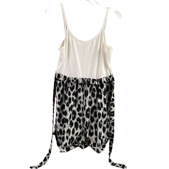 Animal Print Romper Jumpsuit Size XL Black, White and Gray - Picture 2 of 8